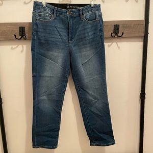 NY&Co high waist super skinny Capri style jean